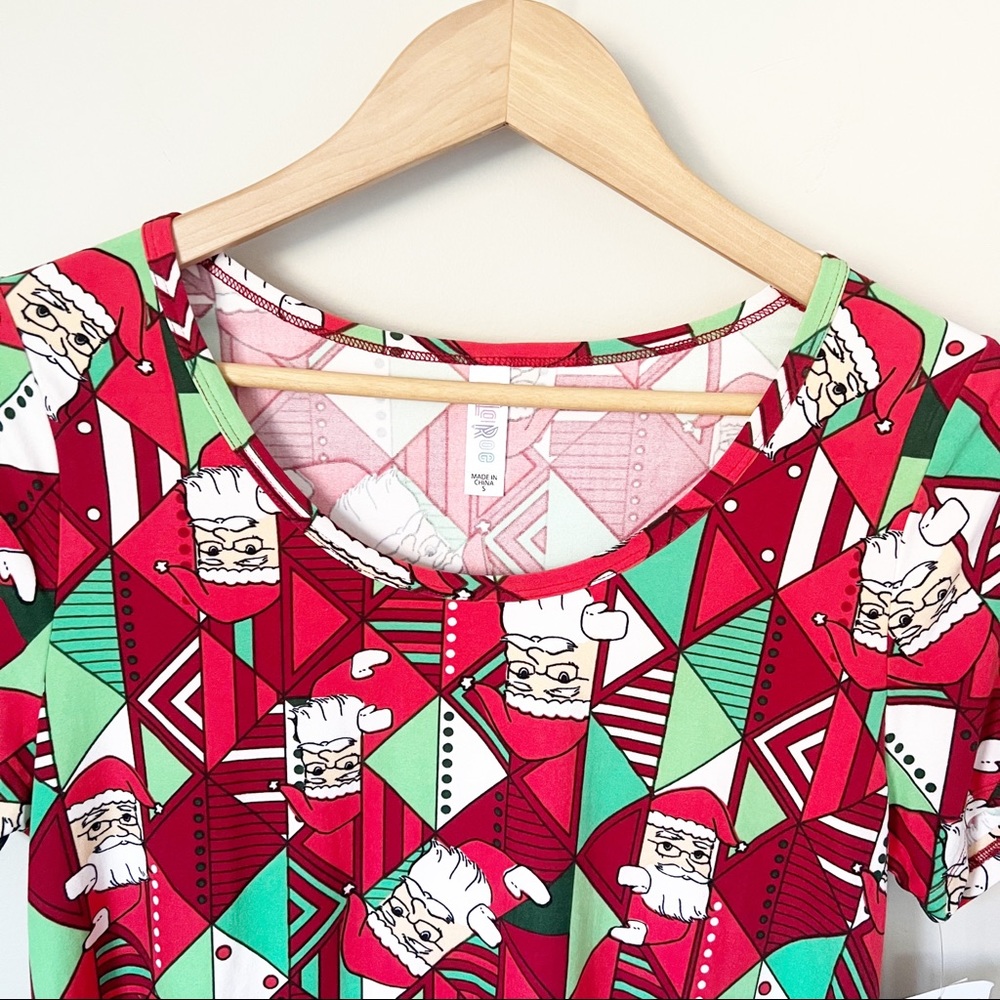 LulaRoe Geometric Diamond Santa Christmas Classic Swing T-shirt Red Green S NWT - Picture 2 of 8